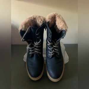 Steve Madden Boots Women's Size 6.5 Black with Faux Fur. Mint Condition